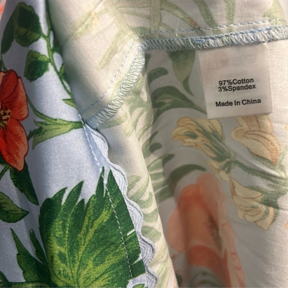 TUCKERNUCK Blooming Botanical Ginger
Floral Maxi Dress Sz Medium - Picture 8 of 10